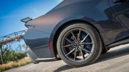 Ford Mustang Dark Horse  - opona