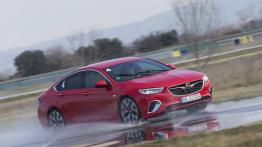Opel Insignia GSi - widok z przodu