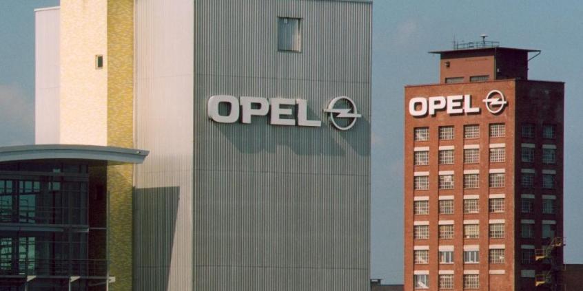 Opel na sporym plusie