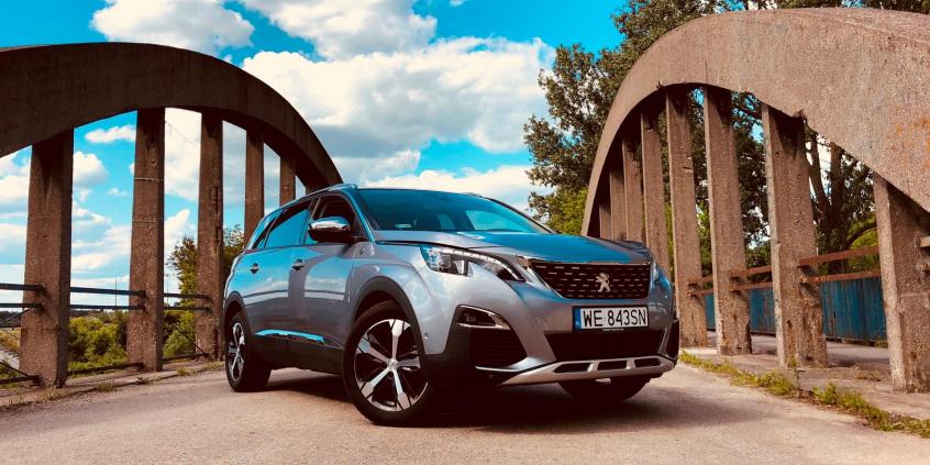 Peugeot 5008 – minivan po francusku