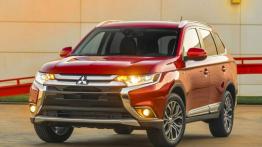 Mitsubishi Outlander III Facelifting (2016) - wersja amerykańska - widok z przodu