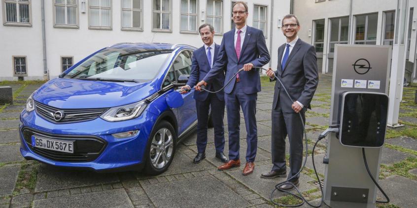 Rodzinne miasto Opla ma stać się „miastem elektrycznym”: w Rüsselsheim powstanie najgęstsza sieć stacji ładowania w Unii Europejskiej