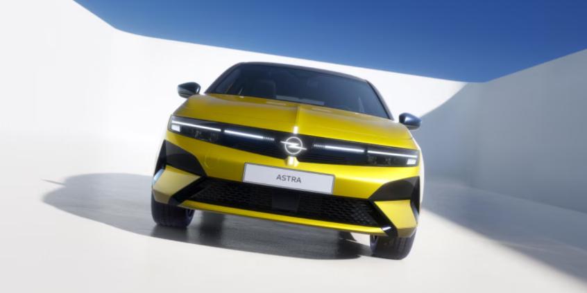 Nowy Opel Astra Electric przejedzie do 454 km. Hybryda plug-in też mocno urosła