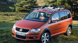 Volkswagen Touran Cross - widok z przodu