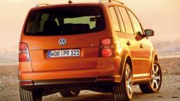 Volkswagen Touran Cross - widok z tyłu