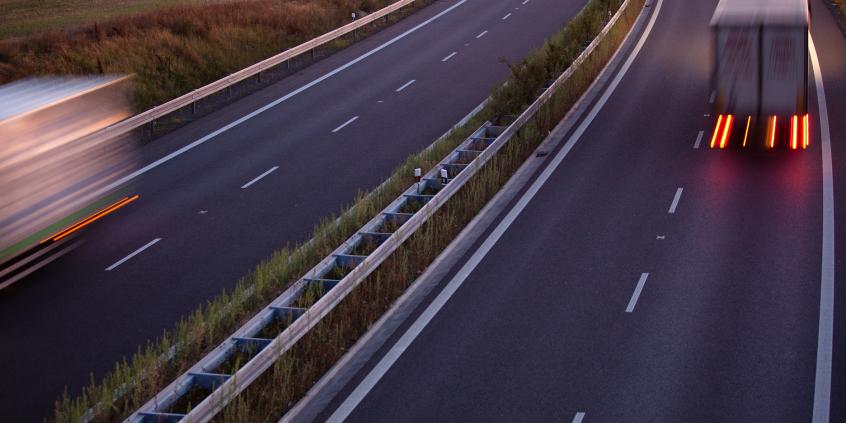 Koniec darmowej jazdy na A2, S7 i S3 dla branży transportowej. Sprawdź, gdzie zapłacisz od 1 lutego [LISTA]