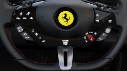 Ferrari zapowiada dwie nowości jeszcze w tym roku. Czy będzie wśród nich pierwszy SUV?