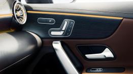 Mercedes zaprezentował wnętrze nowej A-klasy