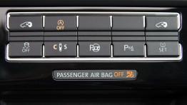 Volkswagen Sharan - techniczny retusz