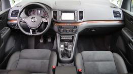 Volkswagen Sharan - techniczny retusz