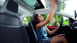 Volkswagen up! - widok ogólny wnętrza z przodu