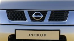 Nissan Pickup - grill