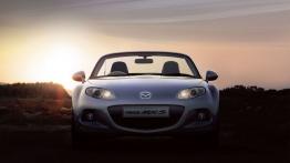 Mazda MX-5 Facelifting hard-top - przód - reflektory włączone