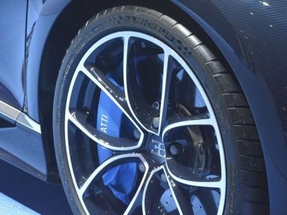 #bugatti #chiron #genewa #michelin #pilotsportcup2