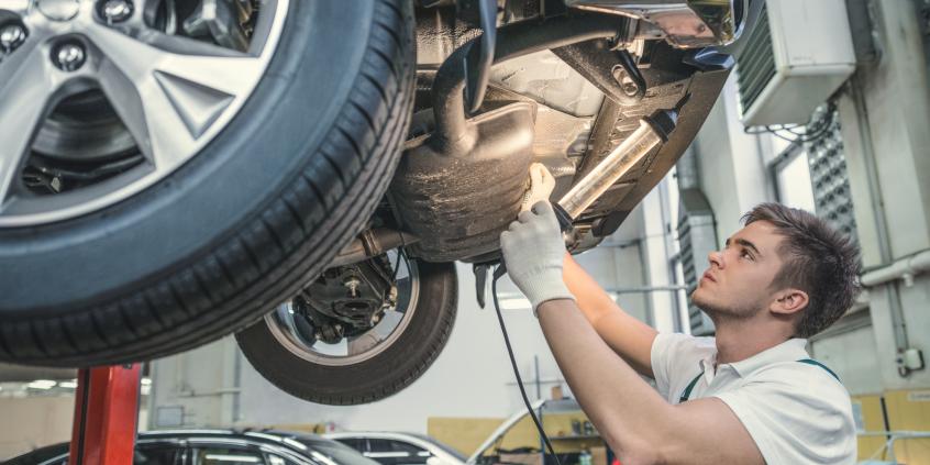 Przegląd auta po nowemu. Diagnosta sprawdzi elektronikę, DPF i emisję spalin