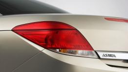 Opel Astra Twin Top OPC - lewy tylny reflektor - wyłączony