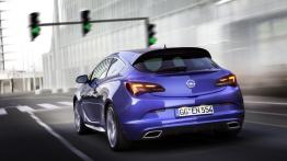 Opel Astra IV OPC - widok z tyłu