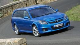 Opel Vectra Station Wagon OPC - widok z przodu