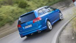 Opel Vectra Station Wagon OPC - widok z tyłu
