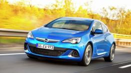 Opel Astra IV OPC - widok z przodu