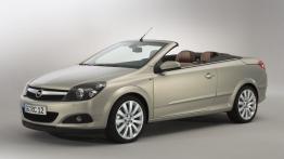 Opel Astra Twin Top OPC - widok z przodu
