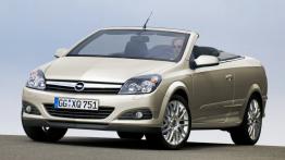 Opel Astra Twin Top OPC - widok z przodu