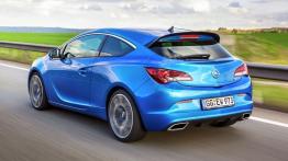 Opel Astra IV OPC - widok z tyłu