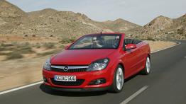 Opel Astra Twin Top OPC - widok z przodu