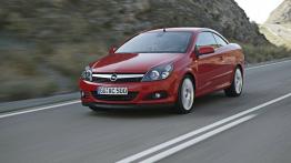 Opel Astra Twin Top OPC - widok z przodu