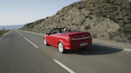 Opel Astra Twin Top OPC - widok z tyłu