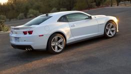 Chevrolet Camaro ZL1 Coupe - prawy bok