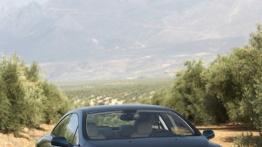 Peugeot 407 Coupe - przód - reflektory wyłączone