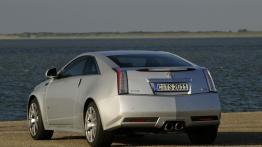 Cadillac CTS-V Coupe - prawy tylny reflektor - wyłączony
