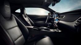 Chevrolet Camaro ZL1 - widok ogólny wnętrza z przodu