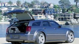 Dodge Magnum SRT-8 Concept - tył - bagażnik otwarty