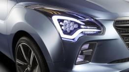Hyundai Hexa Space Concept - prawy przedni reflektor - włączony