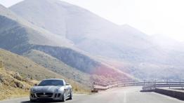 Jaguar C-X16 Concept - widok z przodu