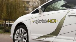 Citroen C4 Hybryda Concept - drzwi kierowcy zamknięte