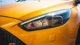 Ford Focus ST FL - pomarańczowy prowokator