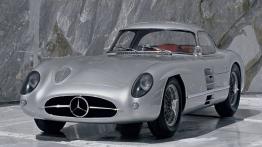 Mercedes 300 SLR - widok z przodu