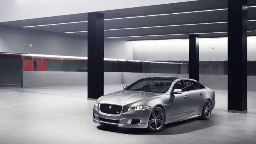 Jaguar XJR