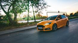 Ford Focus ST FL - pomarańczowy prowokator