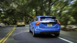 Volvo celebruje 20-lecie modelu 855 T5 R