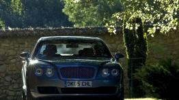 Bentley Continental Flying Spur - widok z przodu