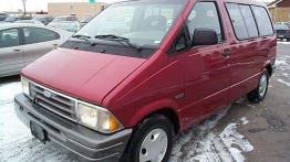 Ford Aerostar - kosmiczny twór