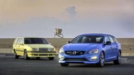 Volvo celebruje 20-lecie modelu 855 T5 R