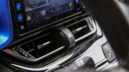 Czy samochód ochroni nas przed smogiem? Sprawdzamy na przykładzie Toyoty C-HR