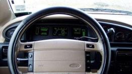 Ford Aerostar - kosmiczny twór