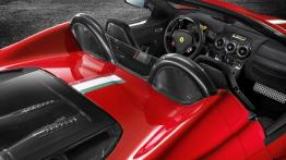 Ferrari 430 16M Scuderia Spider - widok ogólny wnętrza z przodu