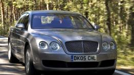 Bentley Continental Flying Spur - widok z przodu